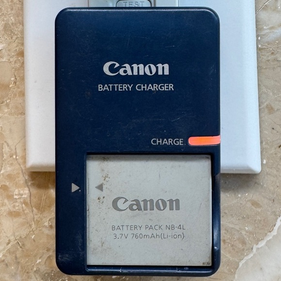 Wall Plug-In Canon Battery Charger and 3.7V Battery Pack NB-4L - Picture 4 of 6